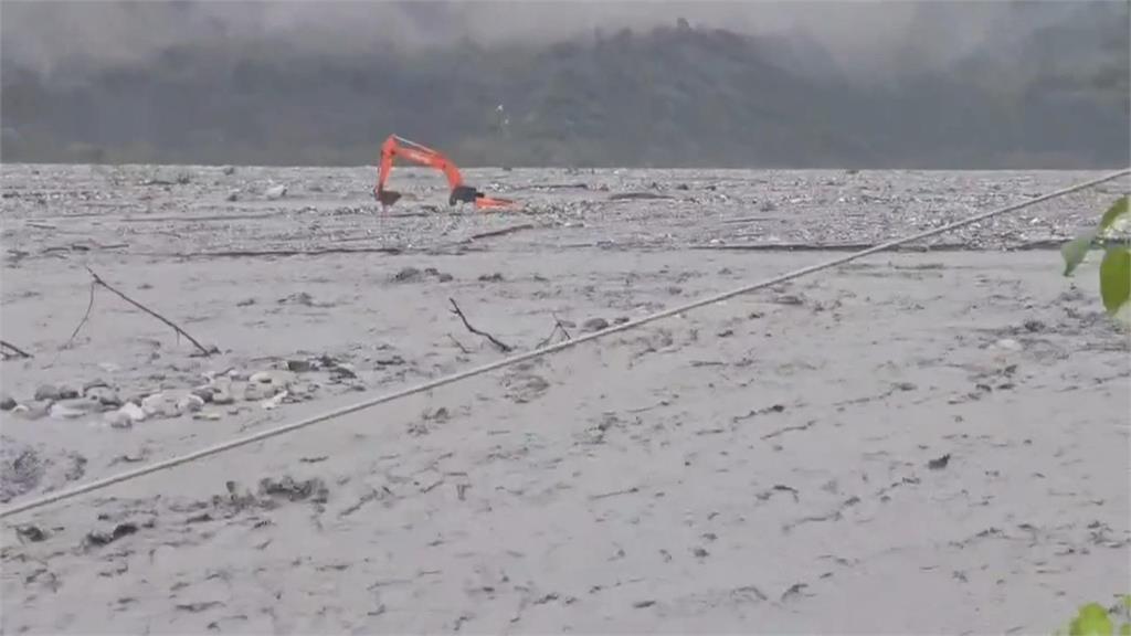 花蓮馬太鞍溪暴漲 泥流沖進明利村車漂.屋毀