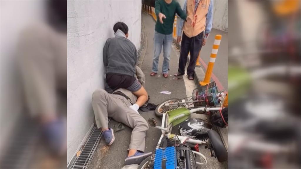 騎車逆向撞人爆口角　騎士毆打7旬翁.勸架大學生