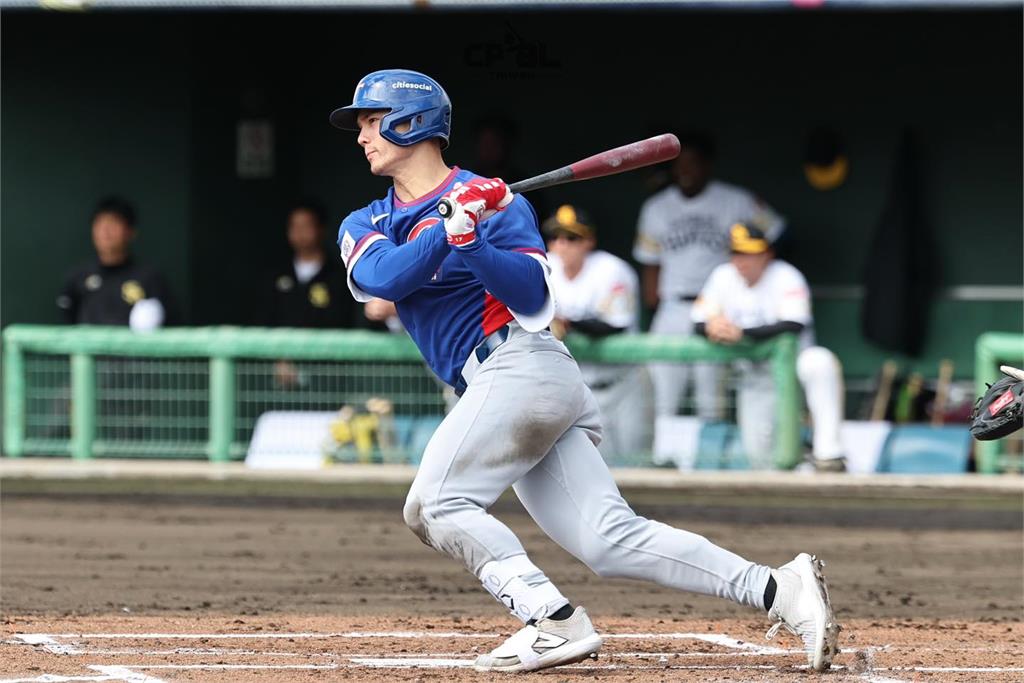 經典賽/帥又強!費仔台灣隊首秀「每次打擊都上壘」曾總賽後「我們是來贏球的」