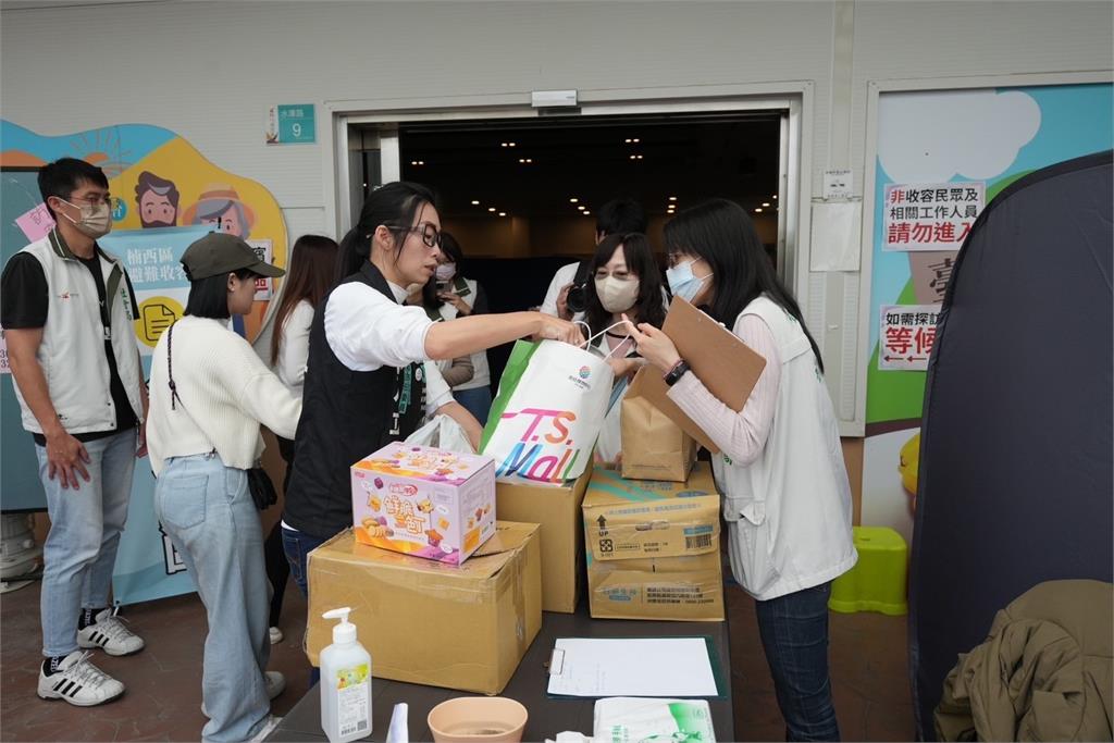 快新聞/0121南部震災受損嚴重 黃國昌探視災民承諾「全力提供協助」