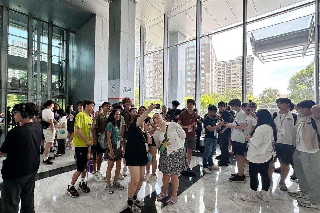 體驗戲劇拍攝和台灣文化 美高中生台灣影視體驗營今開幕