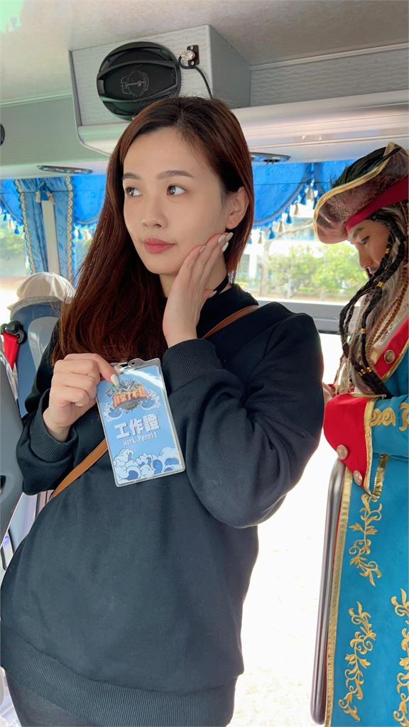 米可白不藏了「正妹經紀人」美照曝!抖出「驚人真面目」網驚:可以出道