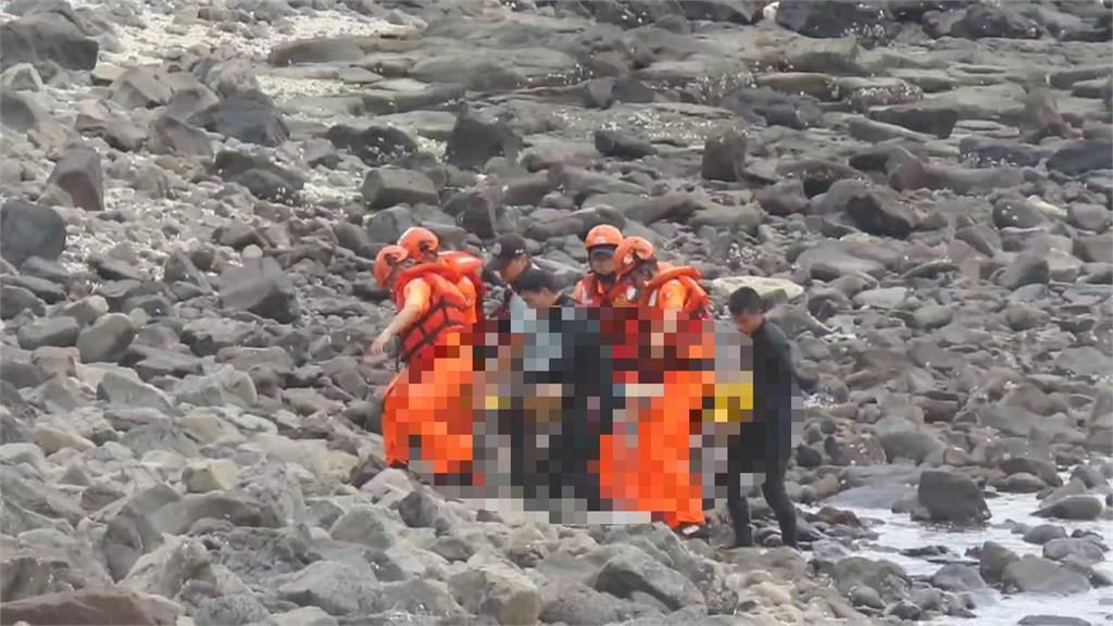 4名遊客至夢幻沙灘戲水 1男遭浪捲失去生命跡象