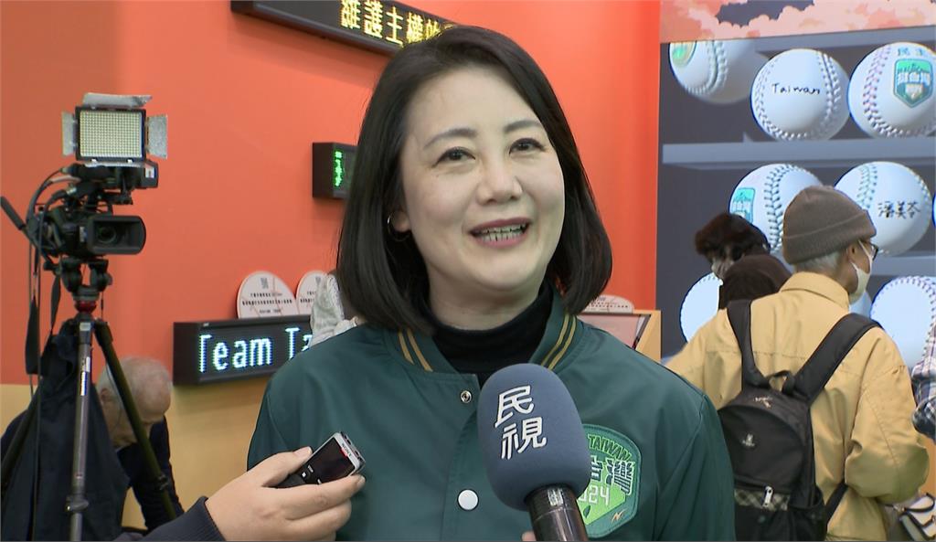 侯友宜最新CF復刻馬蕭配 選舊名「跌死猴」軍艦岩拍攝遭嘲諷