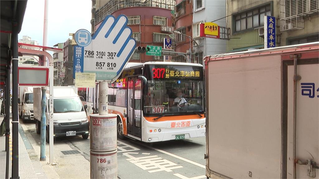 李四川稱307公車上國道　議員酸：還想選新北市長？