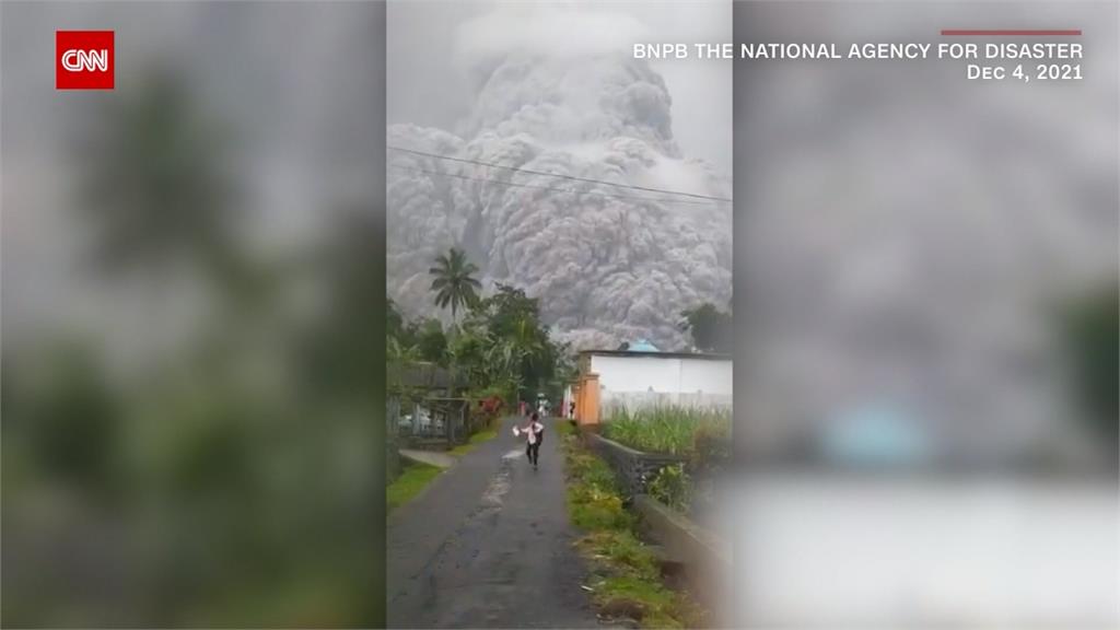 全球／印尼塞梅魯火山大噴發　民眾驚恐逃命至少40死