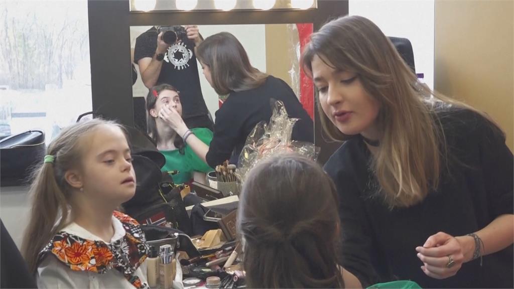 世界唐氏症日　羅馬尼亞唐氏症模特兒走秀