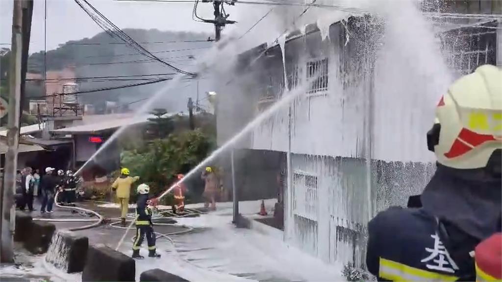 基隆民宅惡火1死發現「可疑鐵罐」 警:媳婦曾買汽油回家
