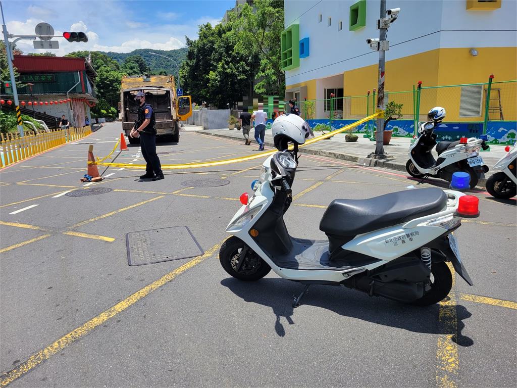 快新聞／垃圾車輾死機車騎士！新北土城驚傳車禍　騎士臟器外露搶救後不治