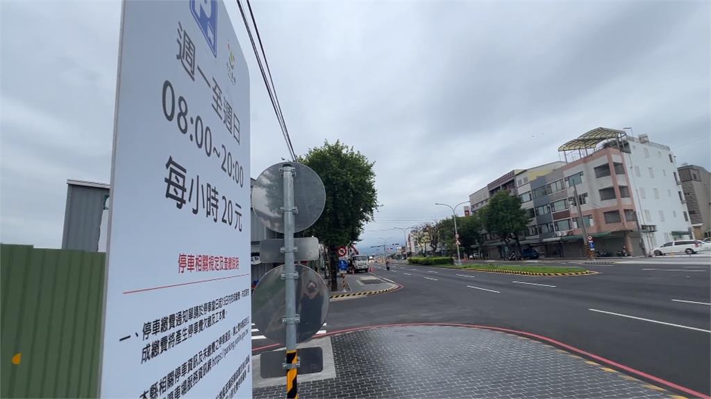 斗六路邊停車未滿十分鐘不收費　小黃司機控「停３分鐘」就被收費