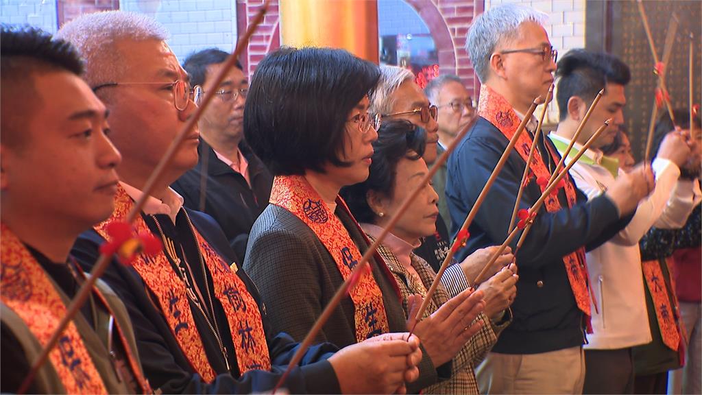 李四川拋「瓢蟲公車」政見　AI製圖失真、娃娃車網友熱議