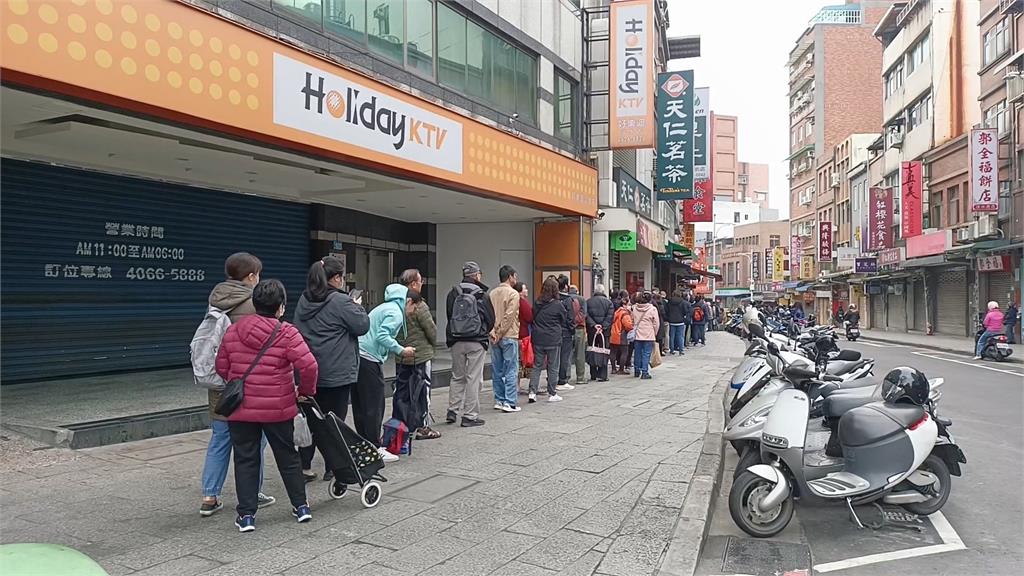 淡水可口魚丸「營業最終日」 店門出現排隊人龍