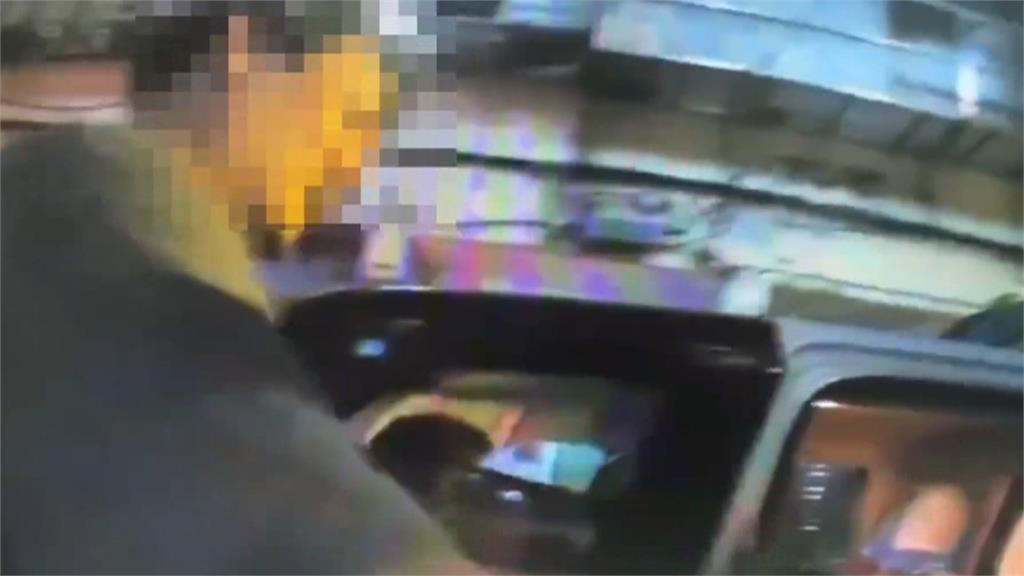 不滿父修車費太貴爆口角　兒情緒失控持水果刀揮舞