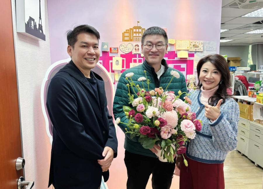 梁文傑「送花給別人」愛妻林楚茵路過！迎面撞見「他機智1舉動」全場笑翻