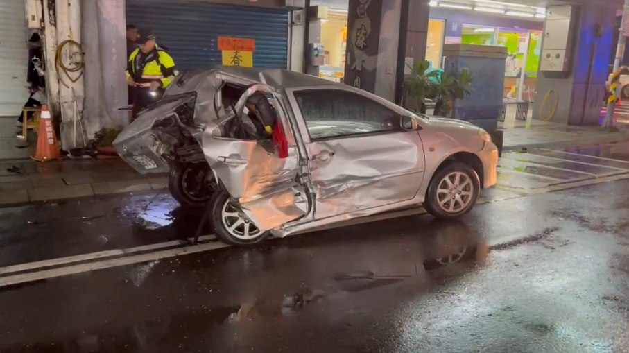 最新／宜蘭驚悚車禍！進口車高速衝撞7車　4人重傷送醫急救中