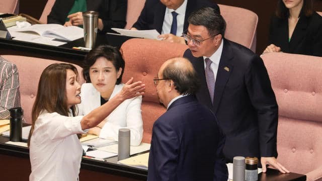 高金素梅「遭搜索」掀政壇風暴！回顧「3大爭議」親中立場挨批：踐踏族群尊重