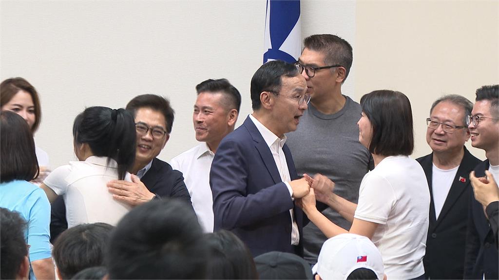 強調國民黨內共識盧秀燕接棒! 李乾龍喊話朱立倫「華麗轉身」