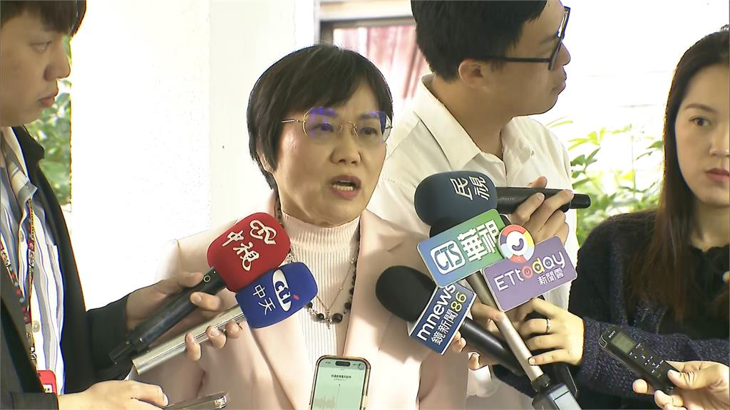 中配亞亞被趕出台灣竟辯「言論自由」!台網友火大酸:不是給敵人用的