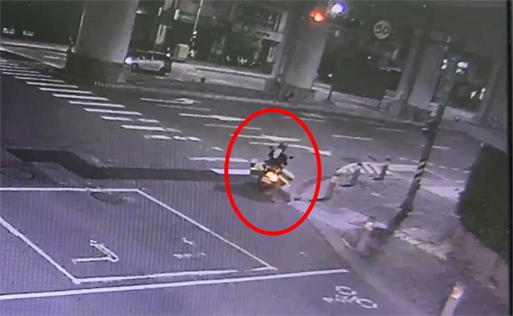 快新聞／台中羊乳外送員戰鬥中！遭保全持球棒痛毆「腦震盪」　網友傻眼：蛤？
