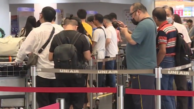 去國外才懂！網紅逛台中機場免稅店直擊「1畫面」驚喊：台灣服務業太誇張