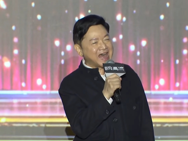 77歲葉啟田消失4年現身熱唱！他駁失智手抖曝「真實狀態」：在練習別的事