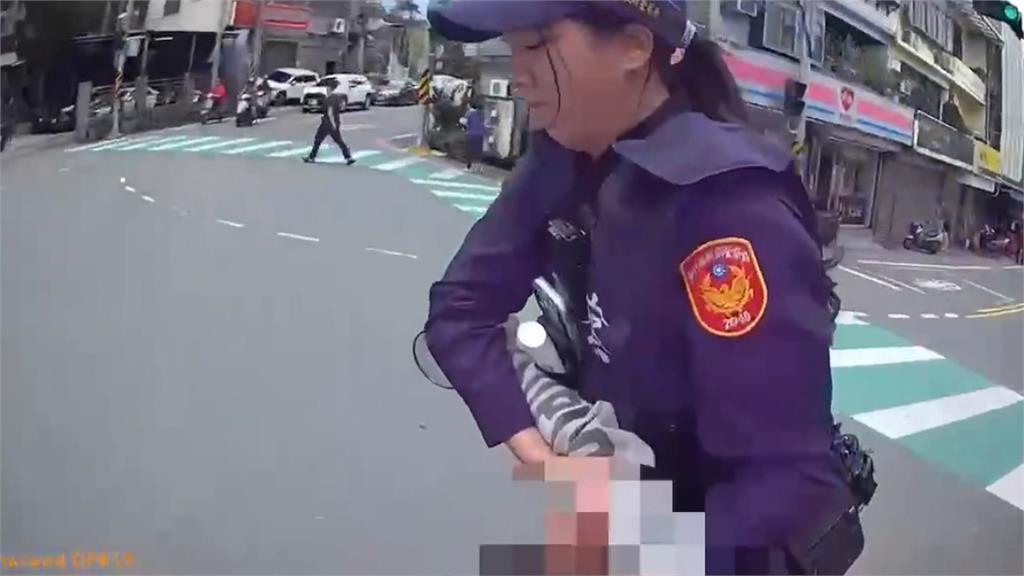 無視公權力！新竹女騎士咆哮警　坐地耍賴喊：我是阿嬤
