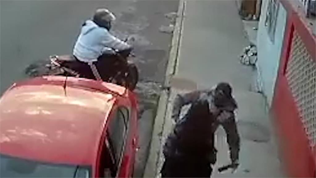 6秒看清一人!情侶遇搶匪男友拔腿逃竄 她被獨留原地超傻眼