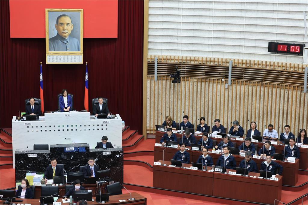 快新聞／守護美濃杜絕盜採砂石　陳其邁拜會議會籲速通過修法