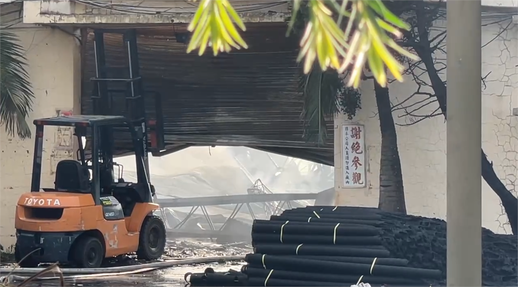 快新聞/狂燒5小時!嘉義水上化工廠深夜大火 直到清晨才撲滅