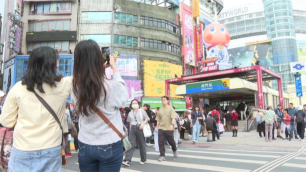 台北燈節「主燈撤換成泡泡瑪特」　議員批市府決策黑箱