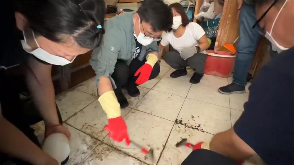 捲袖清掃!助獨居長者整理家園 賴瑞隆賴瑞隆捐出版稅支持社福