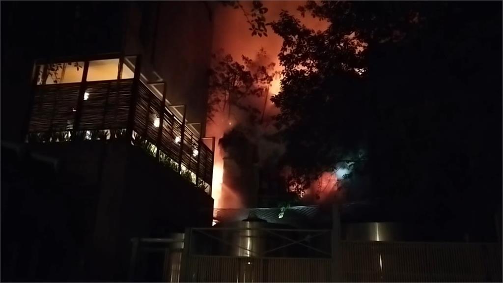 北投「加賀屋」後方空屋暗夜陷火海! 周遭飯店急疏散88人