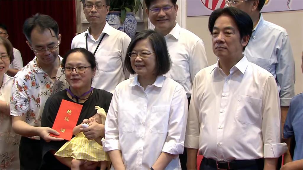總統府家庭日熱鬧登場 蔡英文推銷賴清德「0到22歲國家栽培」政策
