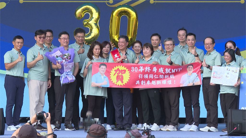 友達30週年！　彭双浪、新任總經理合體　看好「AI不會泡沫」