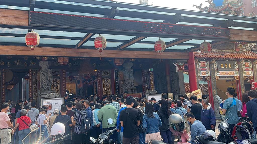 線上拜拜?ATM驚見「神級服務」網全歪樓 內行曝用途:不用排隊