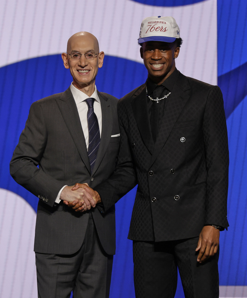NBA(影)/七六人探花各隊要注意!生涯初登場狂砍34分打破隊史AI紀錄
