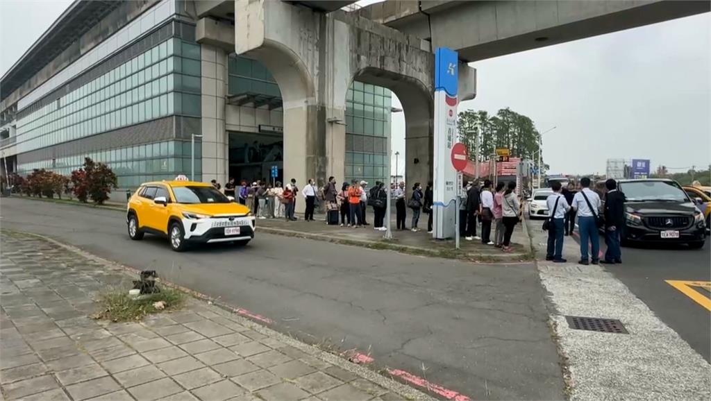 男子闖入軌道 高捷緊急斷電影響運行近一小時