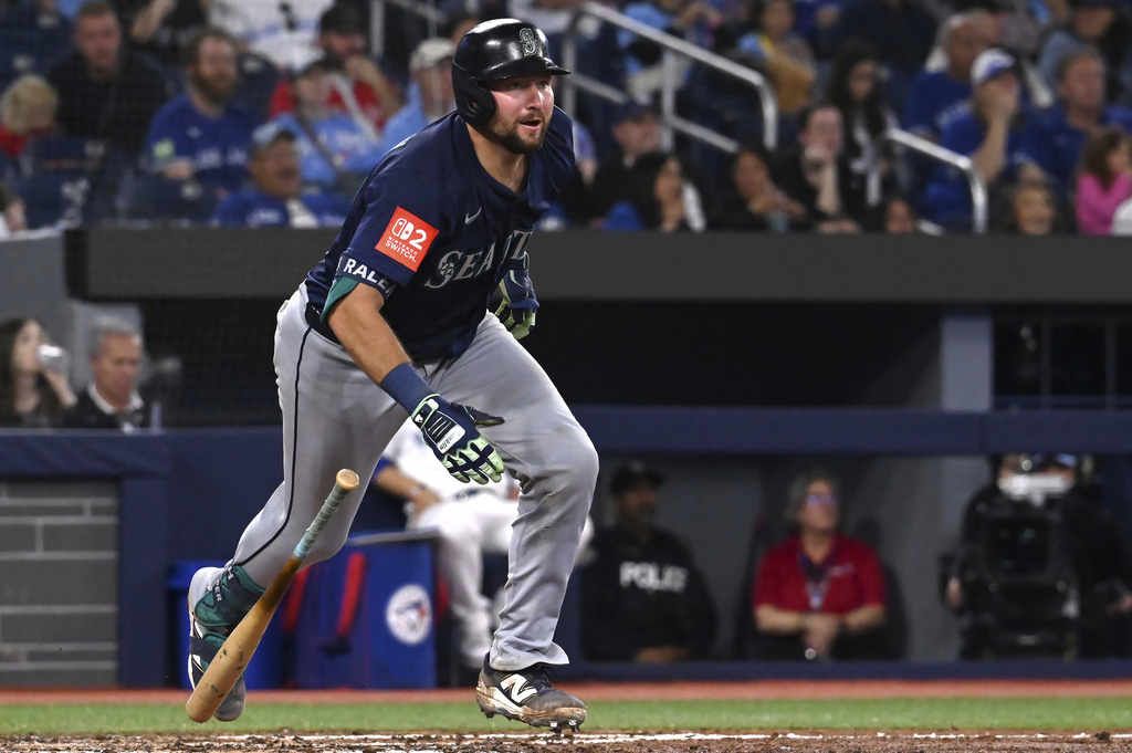 MLB(影)/質疑對手在二壘上偷暗號 藍鳥投手和水手捕手口角板凳清空