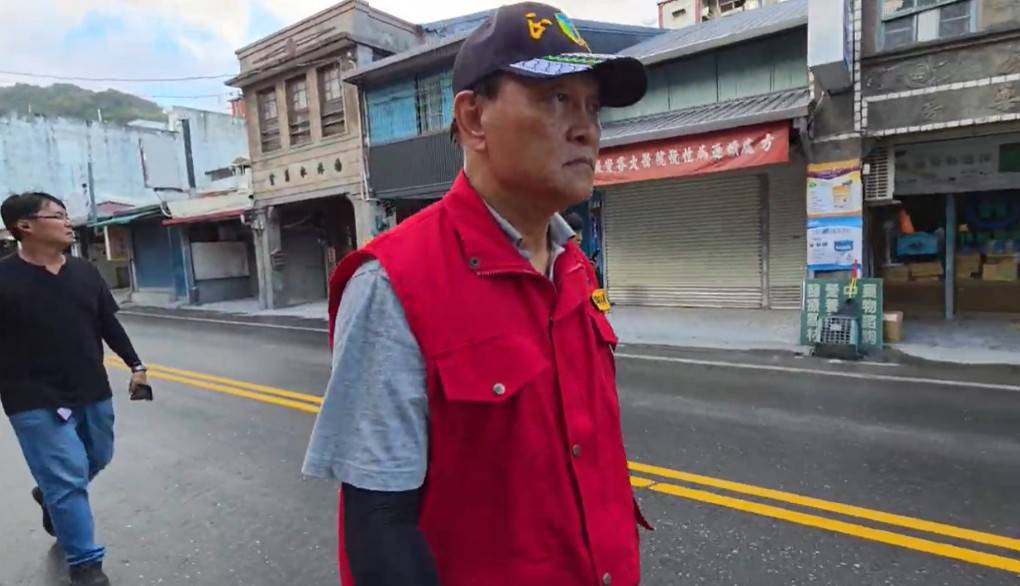 快新聞/防颱實兵撤離演練! 季連成、徐榛蔚親巡市區逐戶查避難
