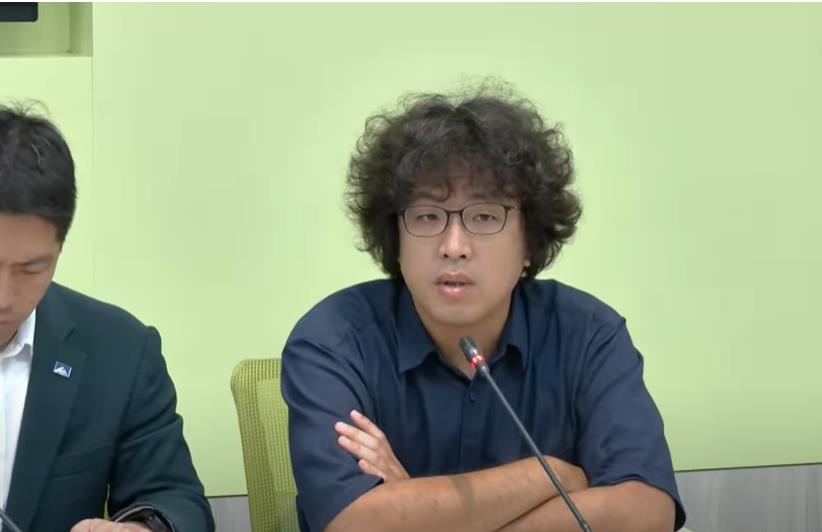 快新聞/質疑鄭正鈐「拍片籲投降中共」 沈伯洋踢爆:他參與每項統戰手段