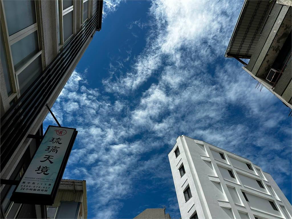 才遭睹球場奔馳！台中「王牌校長」突驟逝…教育界一片悲喊「怎會」學生淚崩：感謝教誨