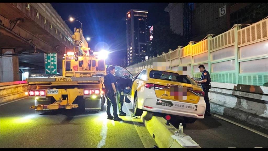 台北連揪2毒駕！建國高架小黃開上分隔島　林森北路駕駛車藏毒