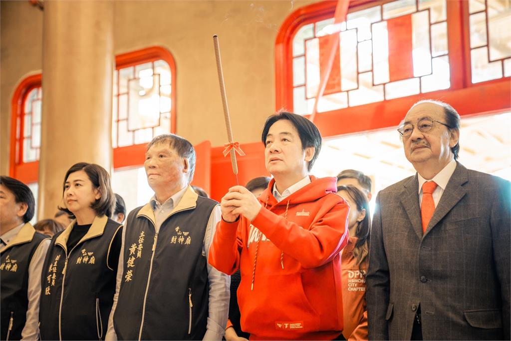 快新聞/合體柯建銘!賴總統新竹拜廟人氣夯 林志潔捎喜訊:雙罷連署都破萬
