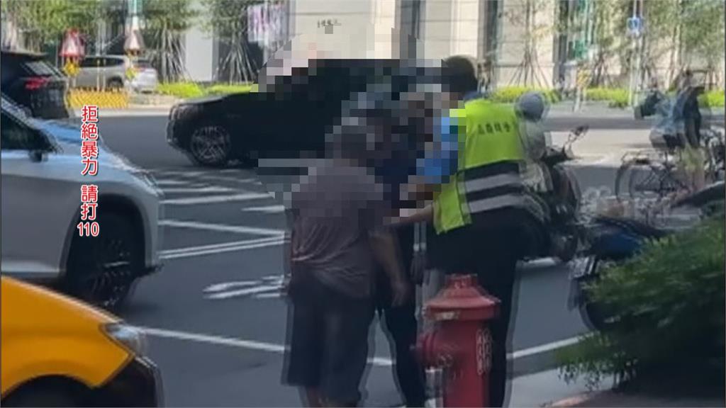 小黃搶載客險害後方機車撞一團　騎士不滿運匠「雙方爆全武行」
