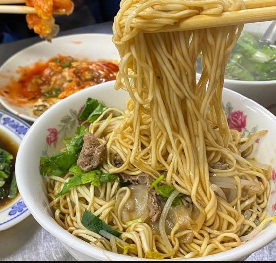 意麵多重宇宙!他崩潰曬4圖急問「哪個才是正宗?」 釣出內行解答