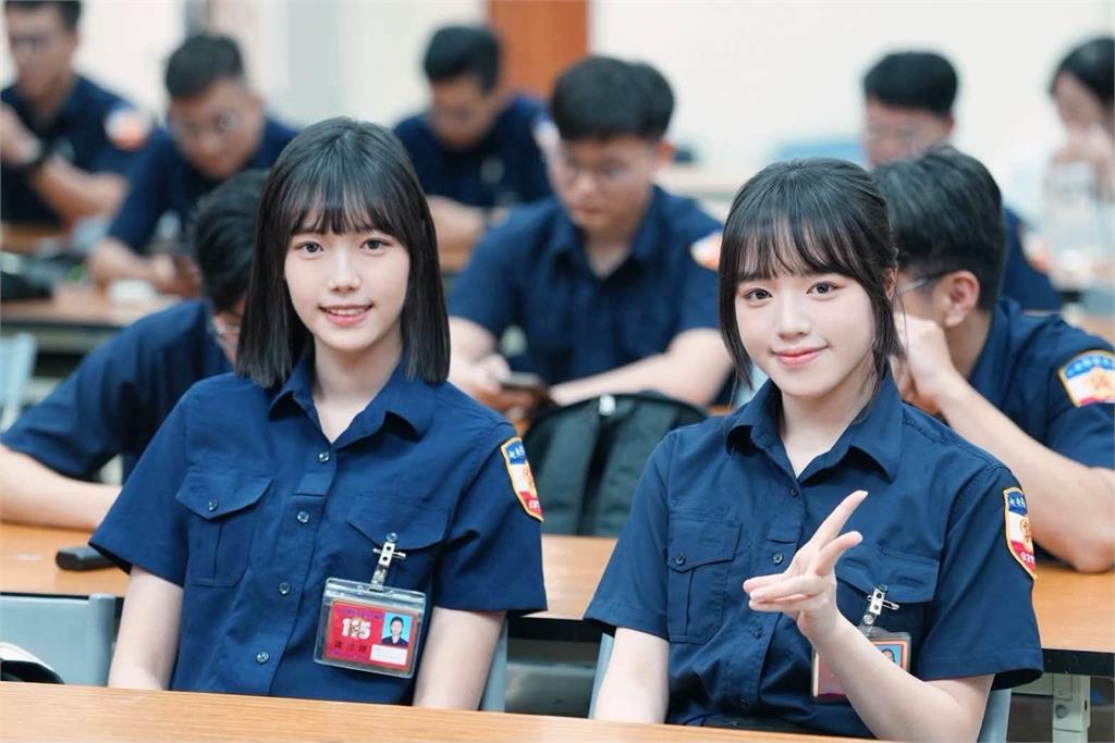 高雄警局實習生暴紅！「仙氣女警、網界張孝全」亮相　網驚呆：偶像訓練營？
