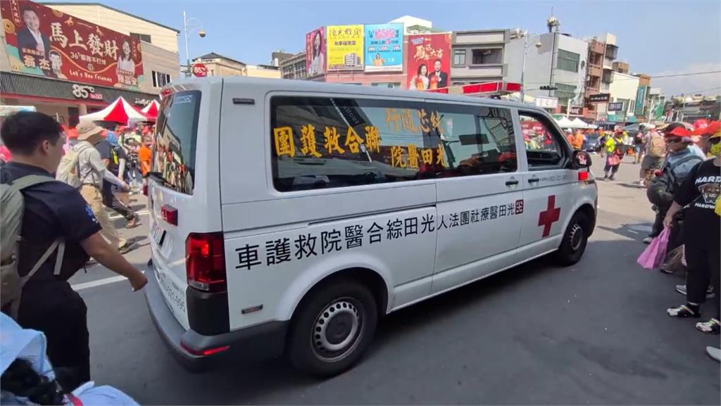 快新聞／白沙屯媽祖回鑾插曲！婦人疑因血糖過低昏迷送醫　