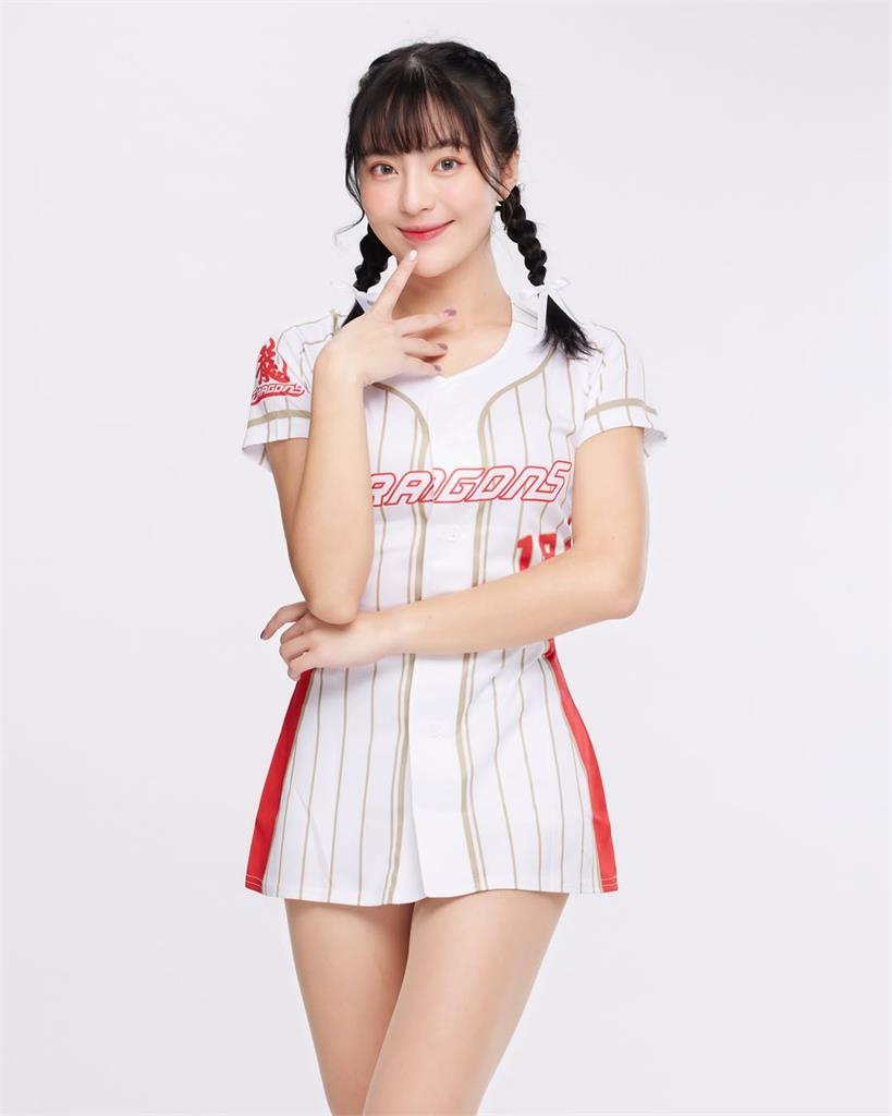 髮香來尬聊(圖影)／「捷克國民女神」大駕光臨！《口水的多重宇宙》現正熱映不容錯過