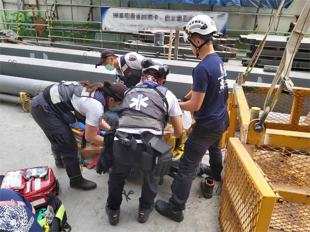 快新聞／工地鋼筋從天而降！高雄1工人遭壓傷命危