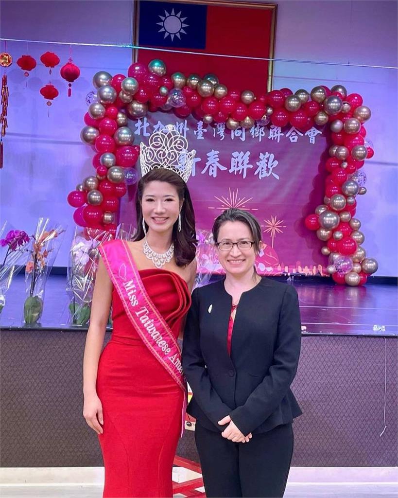 多圖/理工女孩披「Taiwan彩帶」贏美國亞洲小姐!嗨喊:台灣是獨立國家